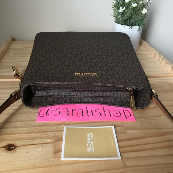 🌼Michael Kors Purse - Picture 5 of 11